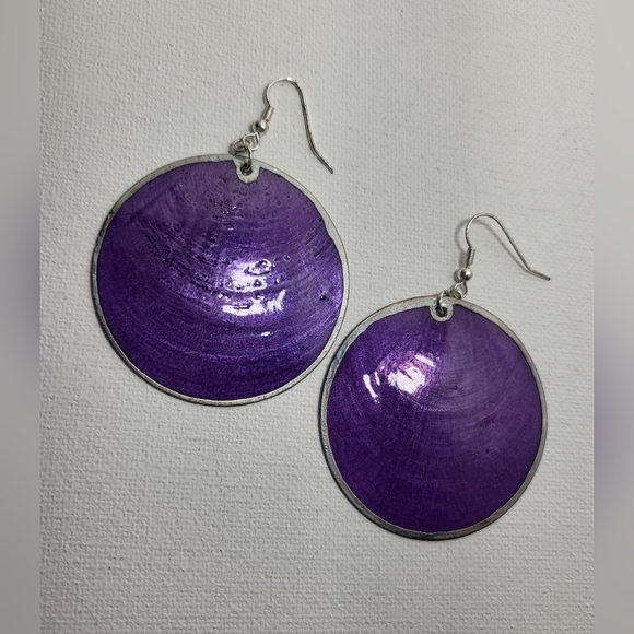 🕳️ Purple Shell Earrings with Silver Border - Picture 5 of 5